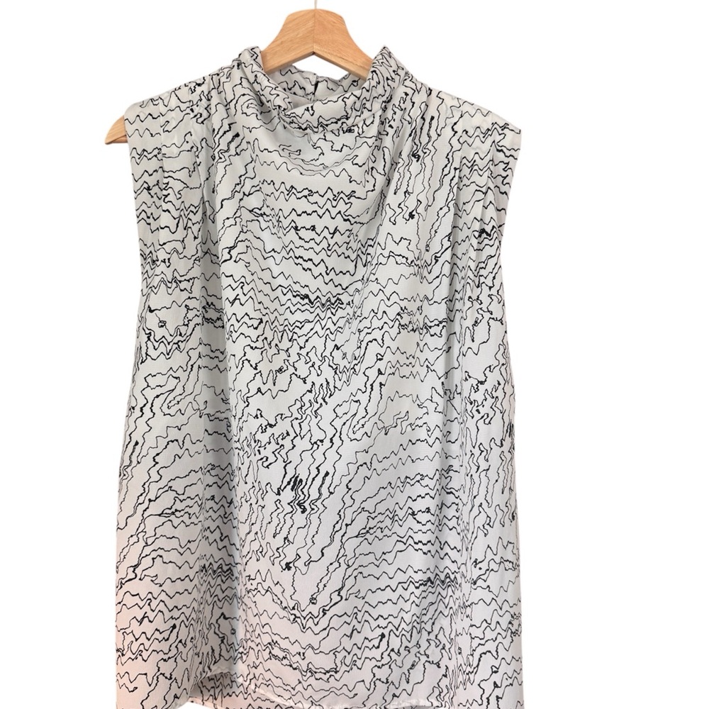 Entro Black and White Abstract Blouse